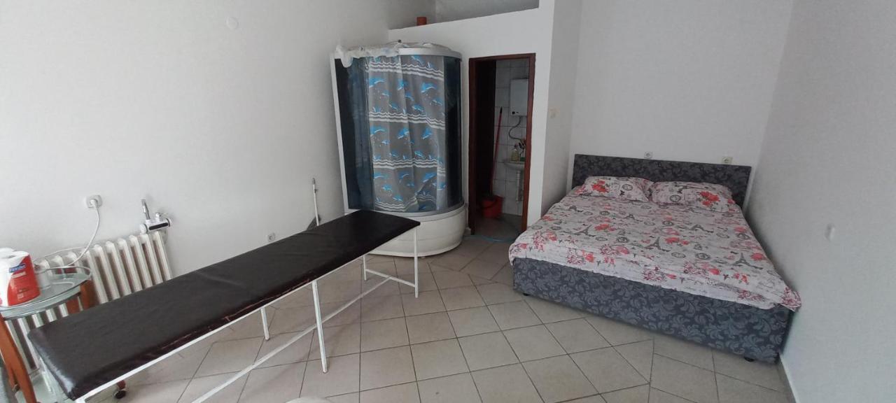 Big Bed, Rumenacka 7 Novi Sad Eksteriør billede